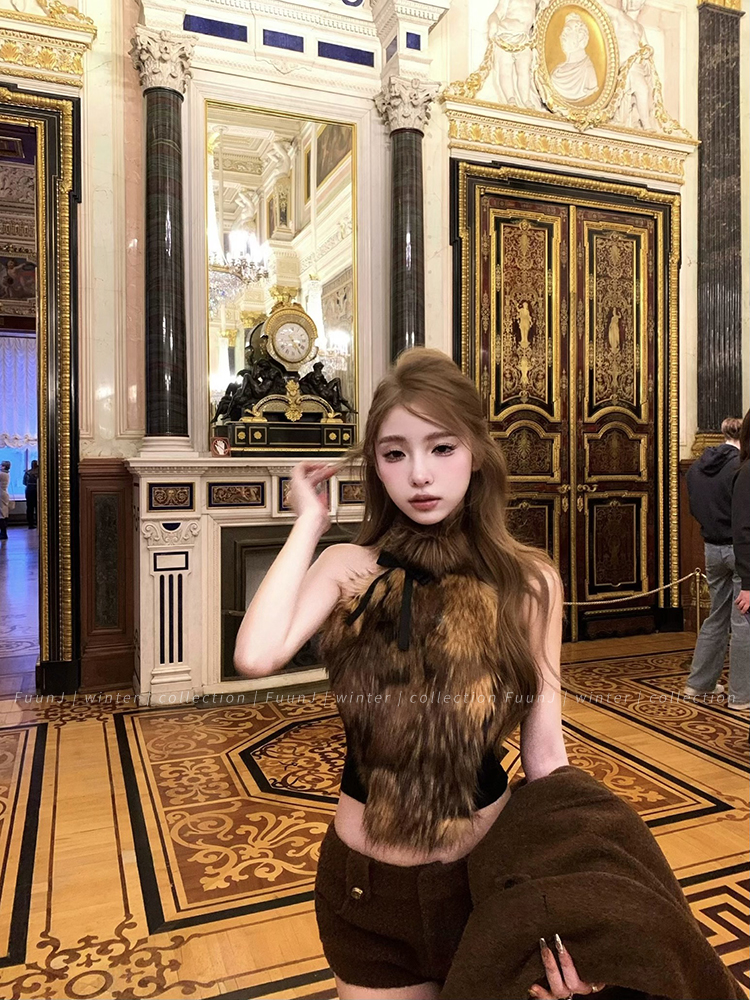 Warm Ginger Fiber Design Fur Strap Vest for Women - Retro Plush Top with Snowy Domain Demoness Style Warm Ginger Fiber Design Fur Strap Vest for Women - Retro Plush Top with Snowy Domain Demoness Style