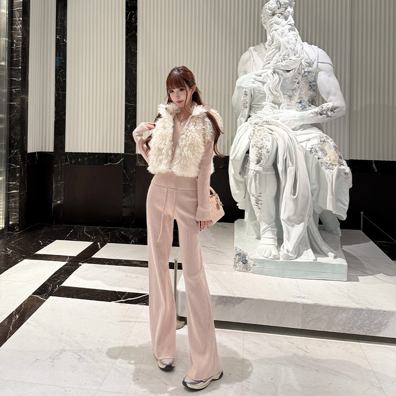 Warm Sweetheart Long Sleeve Knitted T-Shirt and V-Neck Casual Pants Set - Elegant Slimming Two-Piece Outfit for Effortless Style