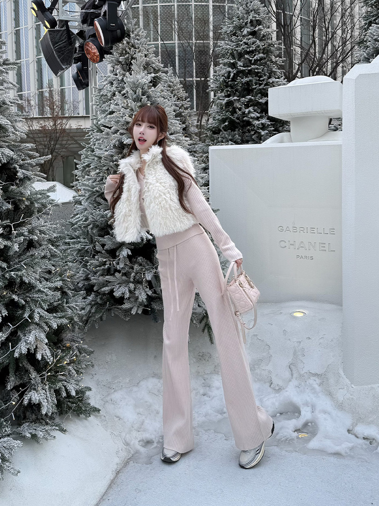 Warm Sweetheart Long Sleeve Knitted T-Shirt and V-Neck Casual Pants Set - Elegant Slimming Two-Piece Outfit for Effortless Style Warm Sweetheart Long Sleeve Knitted T-Shirt and V-Neck Casual Pants Set - Elegant Slimming Two-Piece Outfit for Effortless Style