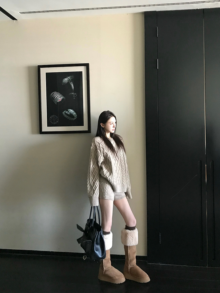 Warm Winter Fireplace Wool Cable Knit Round Neck Sweater Women's Pullover Outfit Set with Shorts - Cozy 90s Style Winter Fashion Warm Winter Fireplace Wool Cable Knit Round Neck Sweater Women's Pullover Outfit Set with Shorts - Cozy 90s Style Winter Fashion