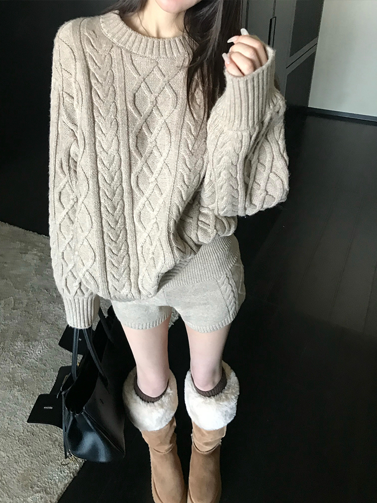 Warm Winter Fireplace Wool Cable Knit Round Neck Sweater Women's Pullover Outfit Set with Shorts - Cozy 90s Style Winter Fashion Warm Winter Fireplace Wool Cable Knit Round Neck Sweater Women's Pullover Outfit Set with Shorts - Cozy 90s Style Winter Fashion