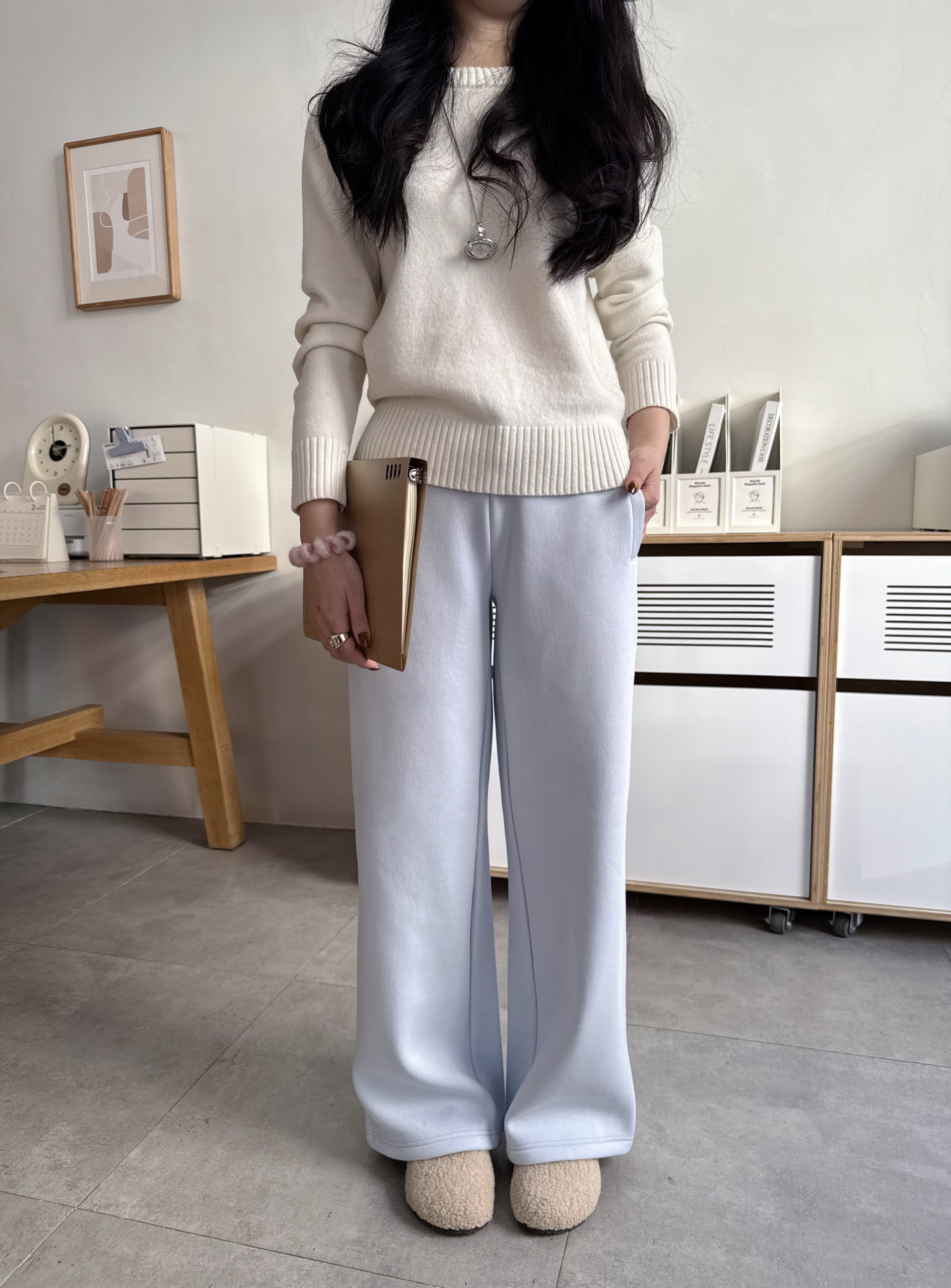 Warm Winter Fleece Sweatpants - 460g Thick, Comfortable Fit for Cozy Days, Essential Basic for Cold Weather Fashion