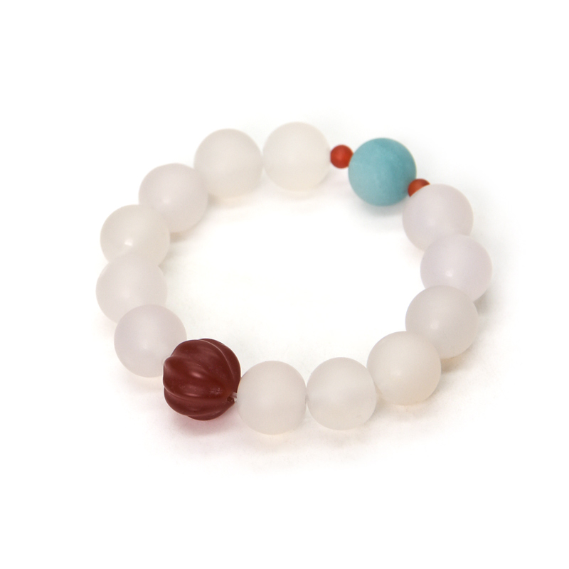 White Agate Bead Bracelet for Women - Simple Retro Jewelry with Niche Design, Perfect for Everyday Wear