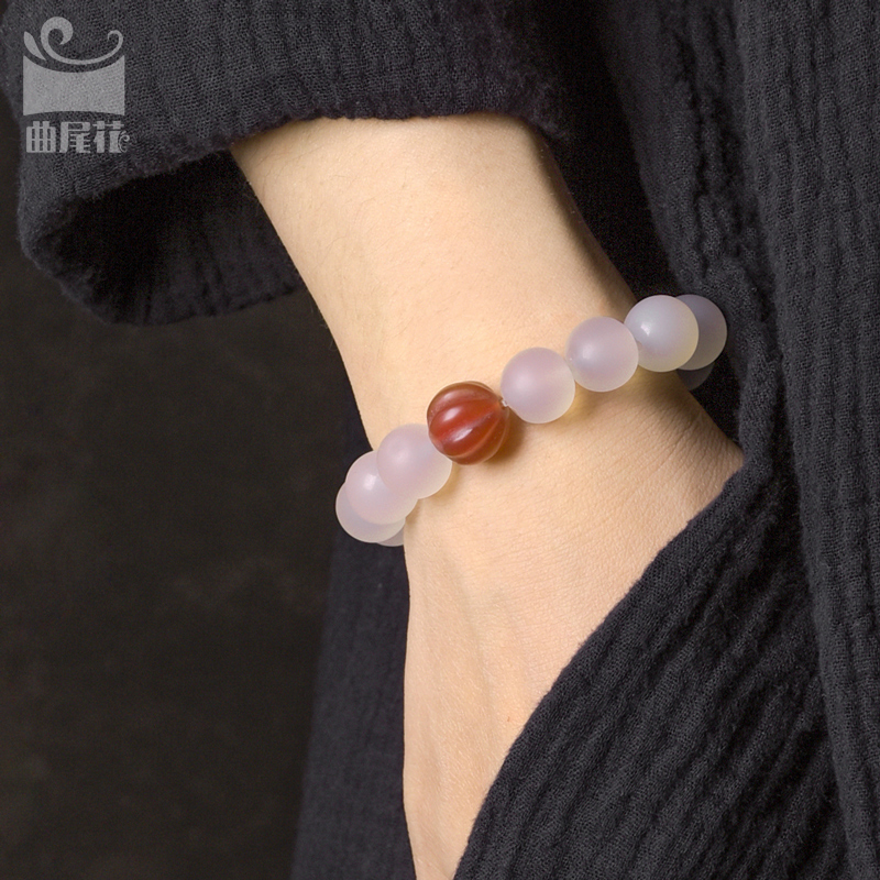 White Agate Bead Bracelet for Women - Simple Retro Jewelry with Niche Design, Perfect for Everyday Wear White Agate Bead Bracelet for Women - Simple Retro Jewelry with Niche Design, Perfect for Everyday Wear