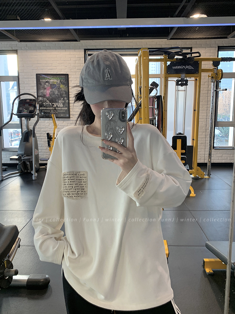 White Brushed Long Sleeve T-Shirt for Women - Versatile Casual Base Layer Top, Perfect for 90s and Y2K Style Outfits White Brushed Long Sleeve T-Shirt for Women - Versatile Casual Base Layer Top, Perfect for 90s and Y2K Style Outfits