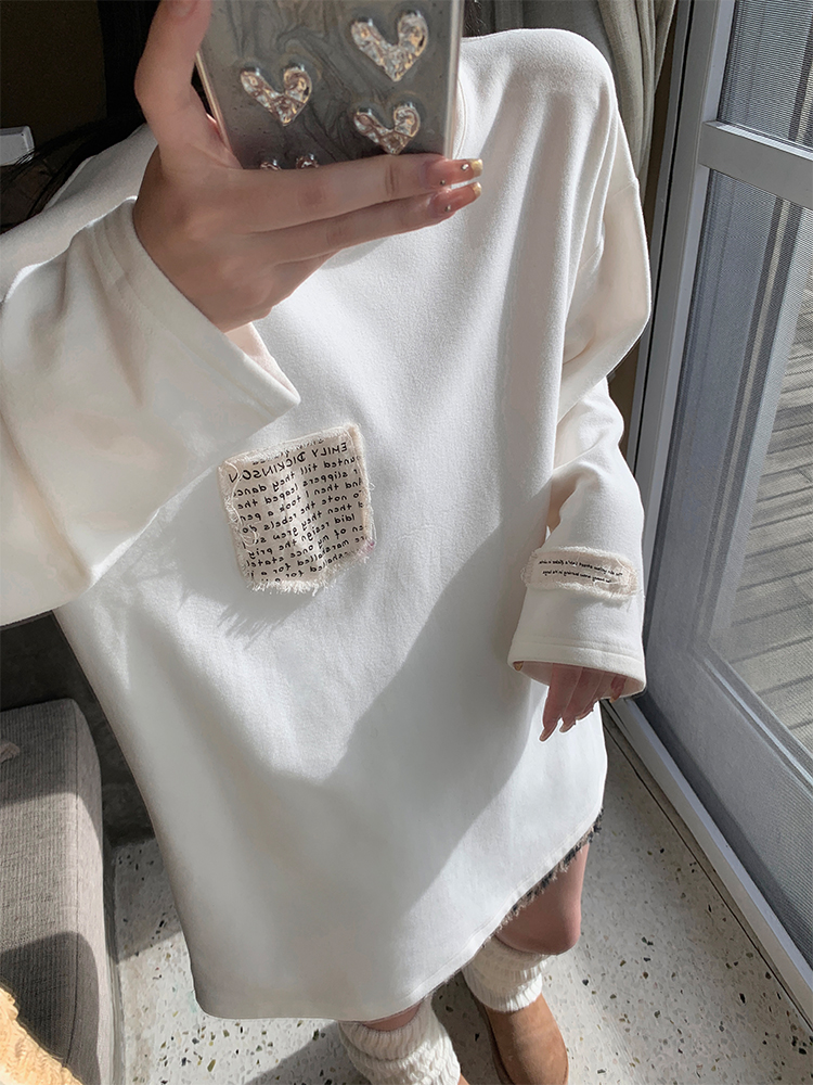 White Brushed Long Sleeve T-Shirt for Women - Versatile Casual Base Layer Top, Perfect for 90s and Y2K Style Outfits