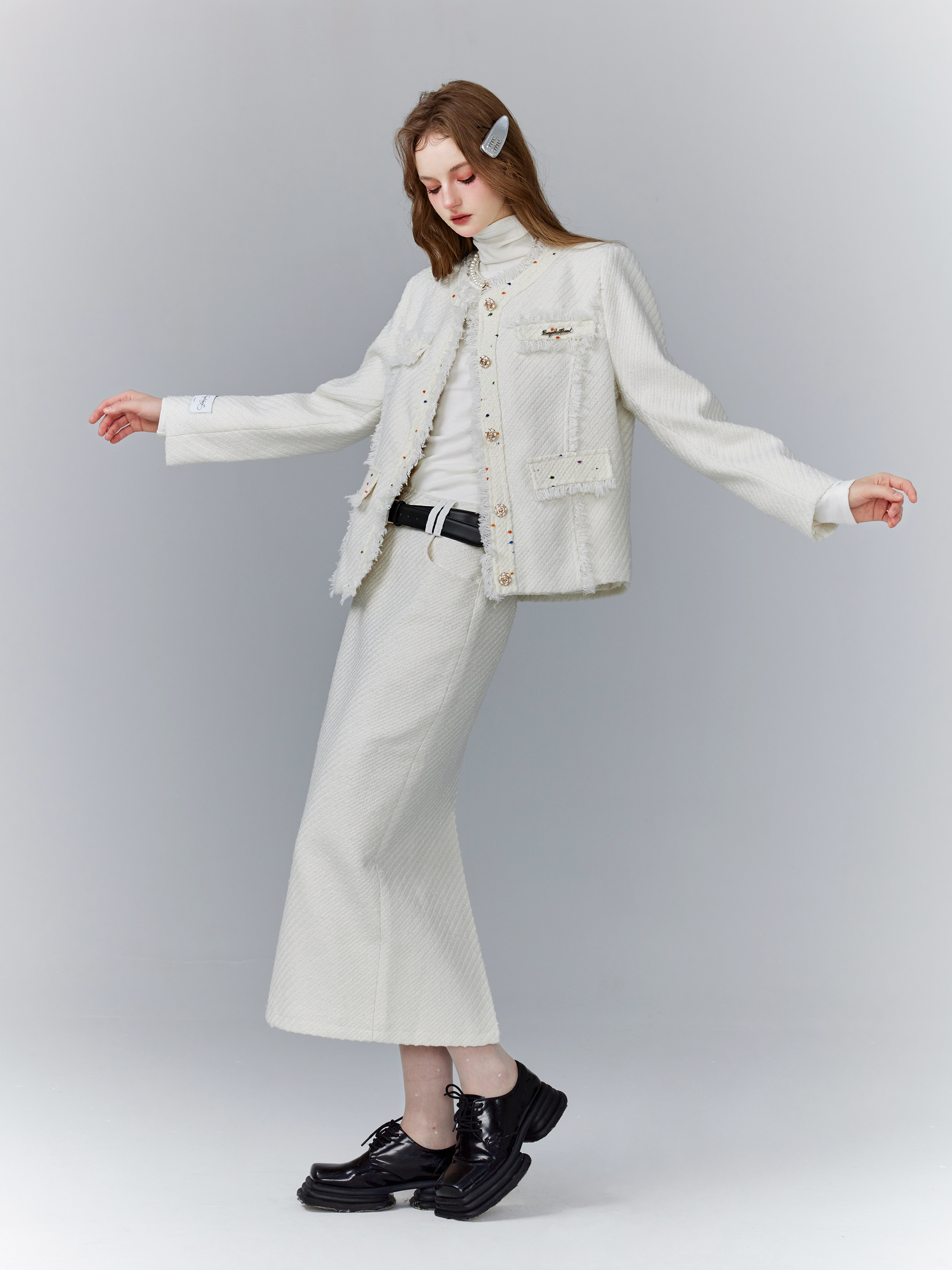 White Chanel-Style Tweed Jacket with Colorful Dots - Small Spring/Summer Fashion Set White Chanel-Style Tweed Jacket with Colorful Dots - Small Spring/Summer Fashion Set