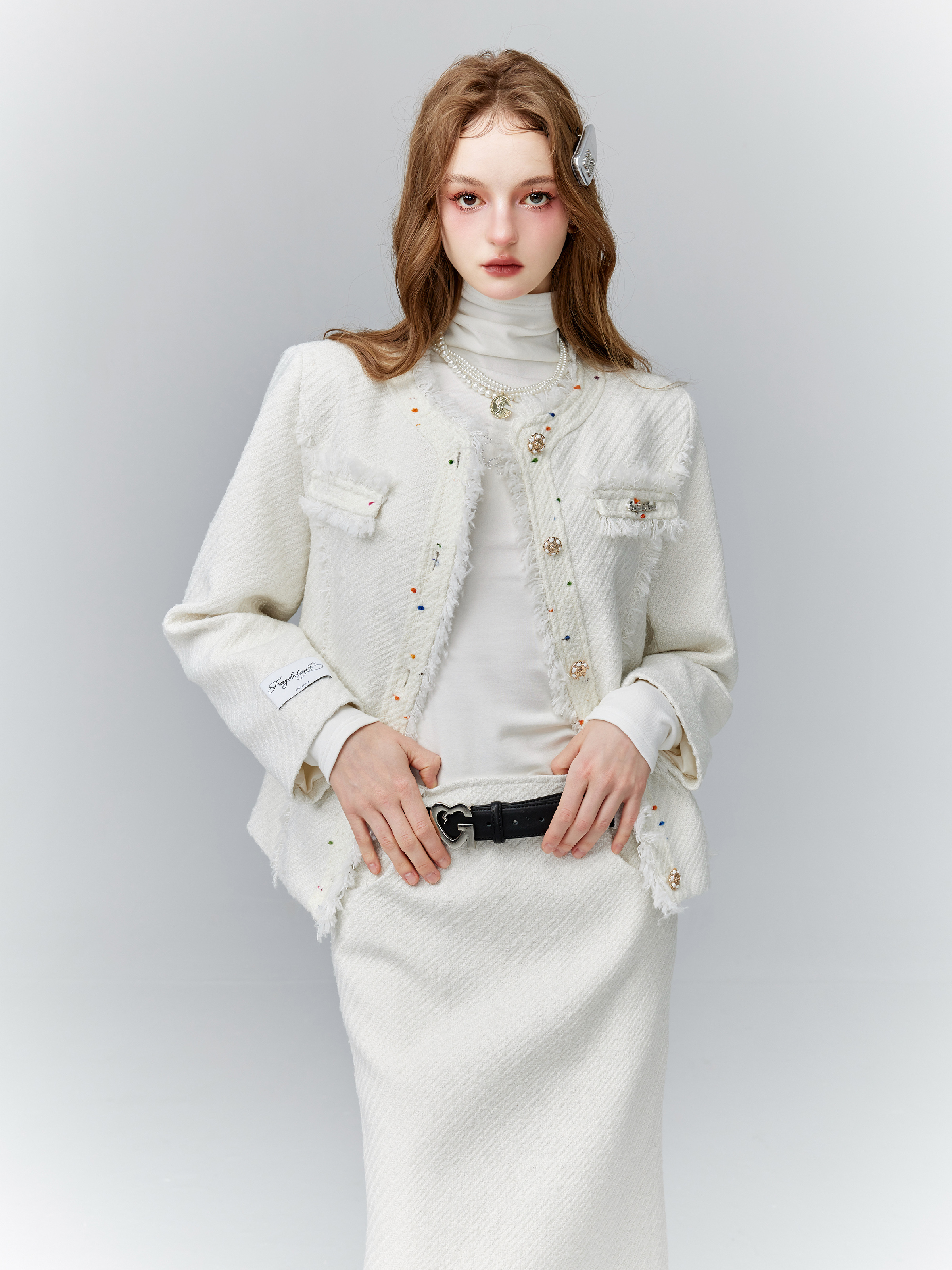 White Chanel-Style Tweed Jacket with Colorful Dots - Small Spring/Summer Fashion Set White Chanel-Style Tweed Jacket with Colorful Dots - Small Spring/Summer Fashion Set