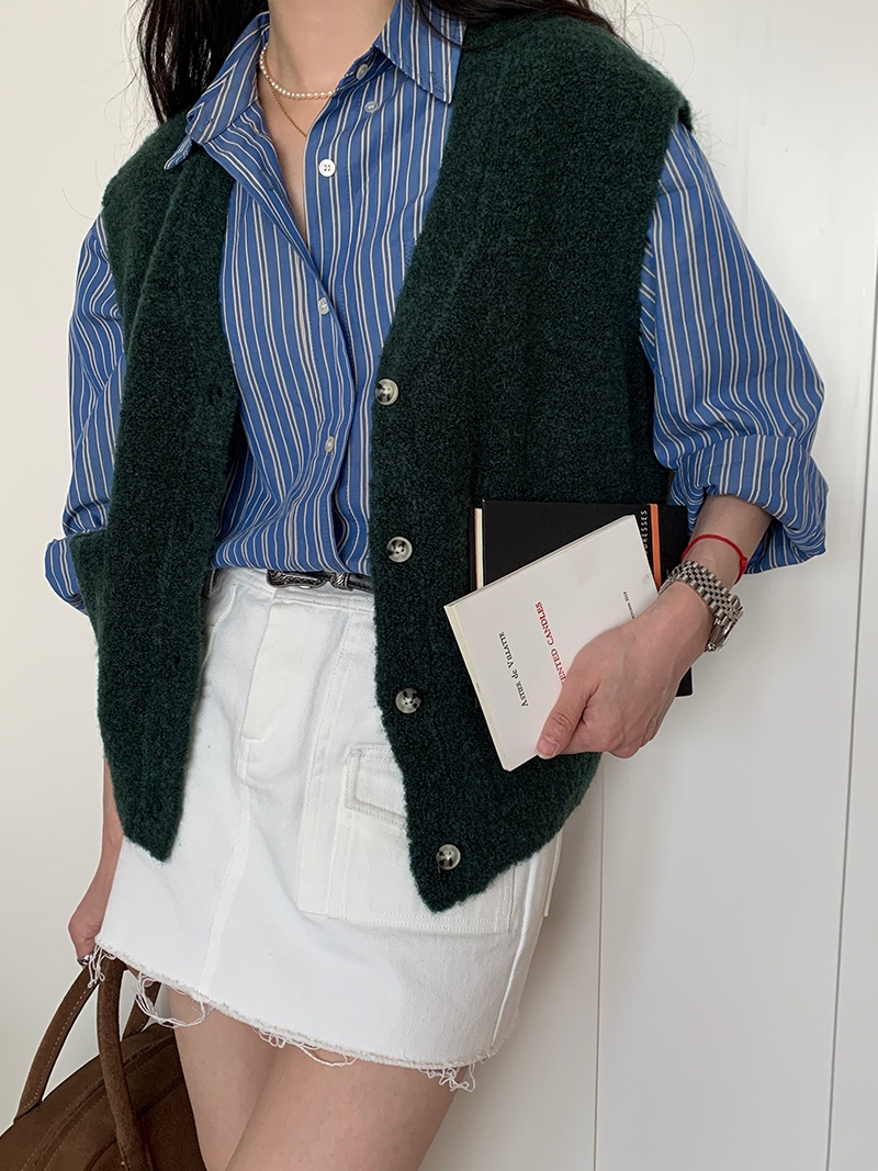 White Denim Mini Skirt for Women - 2025 Summer High Waist Slim A-Line Style, Trendy Casual Look for Work and Play White Denim Mini Skirt for Women - 2025 Summer High Waist Slim A-Line Style, Trendy Casual Look for Work and Play