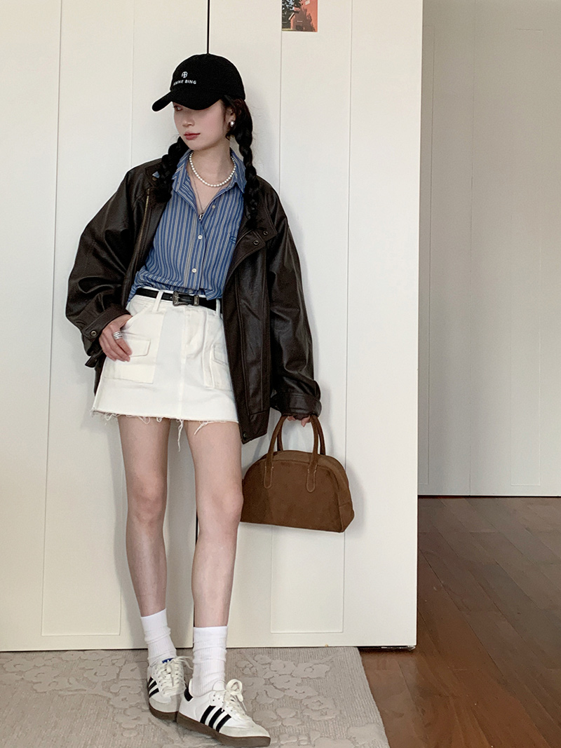 White Denim Mini Skirt for Women - 2025 Summer High Waist Slim A-Line Style, Trendy Casual Look for Work and Play White Denim Mini Skirt for Women - 2025 Summer High Waist Slim A-Line Style, Trendy Casual Look for Work and Play