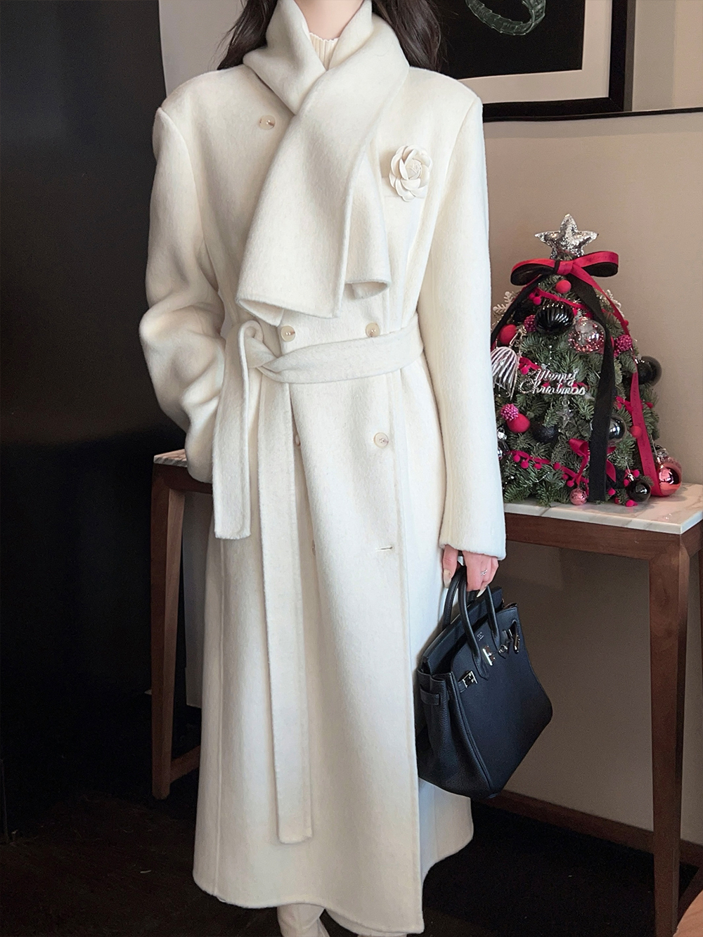 White Double-Sided Wool Cashmere Long Coat for Women with Scarf – Elegant Winter Outerwear, Chic Layering Piece, Perfect for Cold Weather White Double-Sided Wool Cashmere Long Coat for Women with Scarf – Elegant Winter Outerwear, Chic Layering Piece, Perfect for Cold Weather