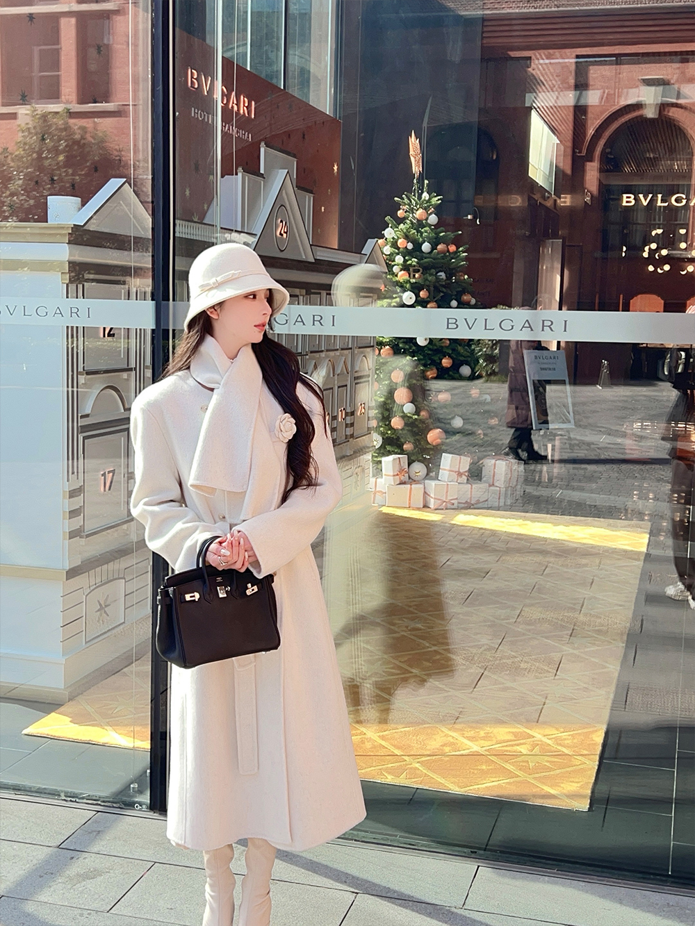 White Double-Sided Wool Cashmere Long Coat for Women with Scarf – Elegant Winter Outerwear, Chic Layering Piece, Perfect for Cold Weather White Double-Sided Wool Cashmere Long Coat for Women with Scarf – Elegant Winter Outerwear, Chic Layering Piece, Perfect for Cold Weather