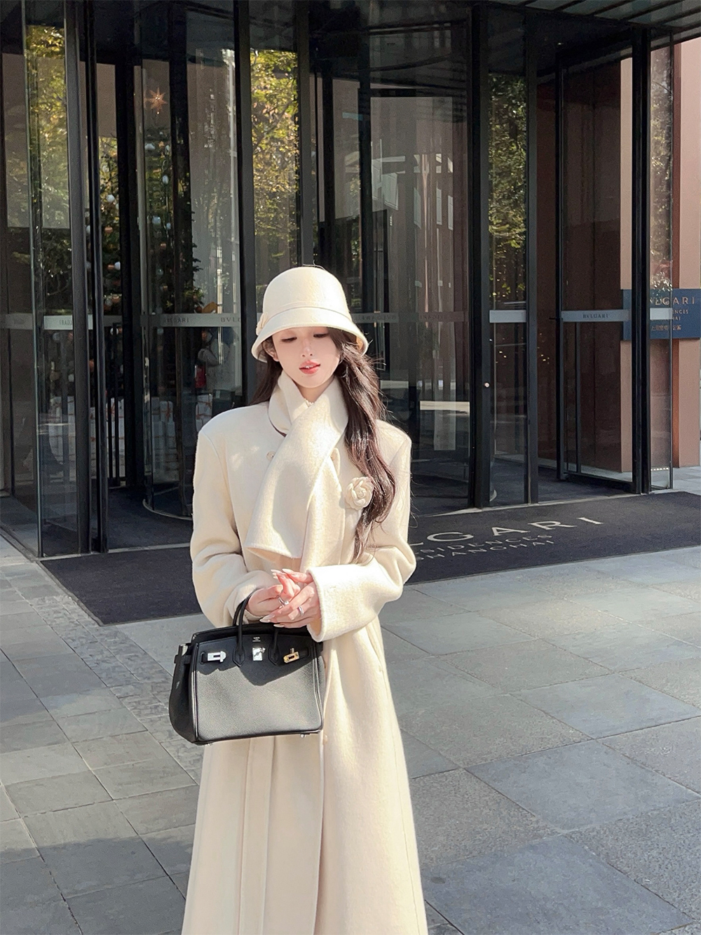 White Double-Sided Wool Cashmere Long Coat for Women with Scarf – Elegant Winter Outerwear, Chic Layering Piece, Perfect for Cold Weather White Double-Sided Wool Cashmere Long Coat for Women with Scarf – Elegant Winter Outerwear, Chic Layering Piece, Perfect for Cold Weather