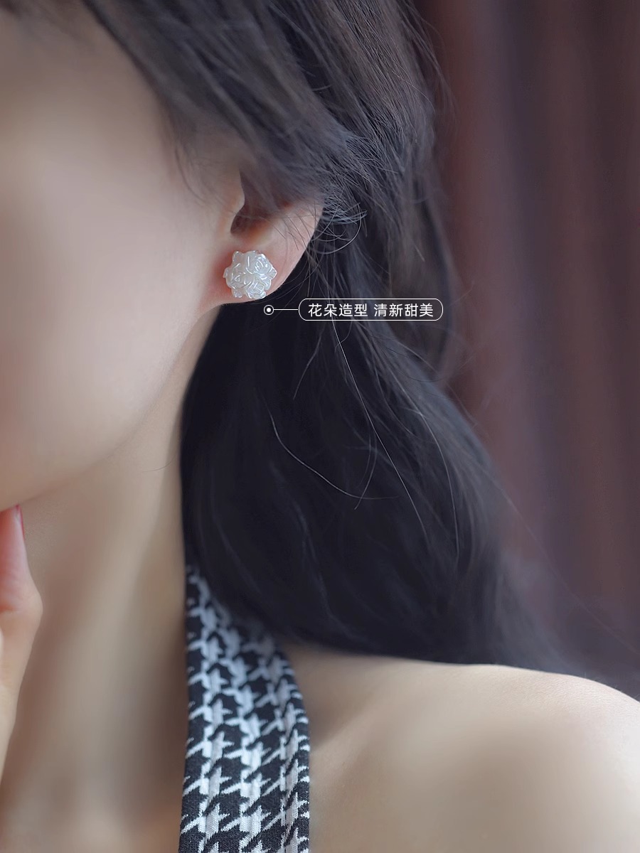 White Floral Rose Stud Earrings for Women, Niche Design Short Hair Accessories, Trendy Floral Jewelry, Perfect for 90s and Y2K Style White Floral Rose Stud Earrings for Women, Niche Design Short Hair Accessories, Trendy Floral Jewelry, Perfect for 90s and Y2K Style