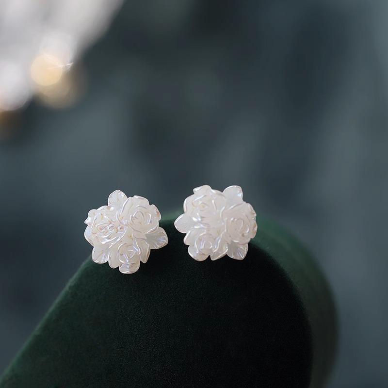 White Floral Rose Stud Earrings for Women, Niche Design Short Hair Accessories, Trendy Floral Jewelry, Perfect for 90s and Y2K Style