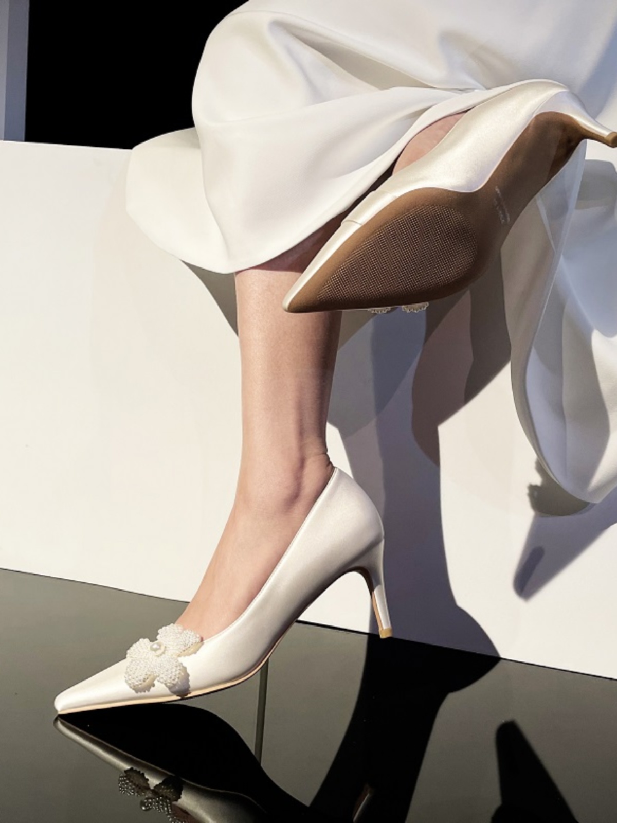 White French-Style Wedding Shoes for Brides, Elegant High-Heeled Dress Shoes, Comfortable Everyday Flats White French-Style Wedding Shoes for Brides, Elegant High-Heeled Dress Shoes, Comfortable Everyday Flats