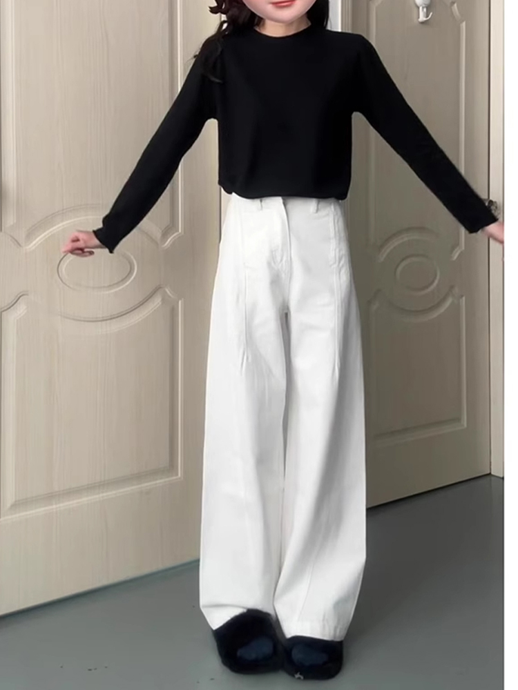 White High-Waisted Wide-Leg Jeans for Women - Loose Fit, Curved Blade Design, Versatile Summer Style, Floor-Length Fashion White High-Waisted Wide-Leg Jeans for Women - Loose Fit, Curved Blade Design, Versatile Summer Style, Floor-Length Fashion