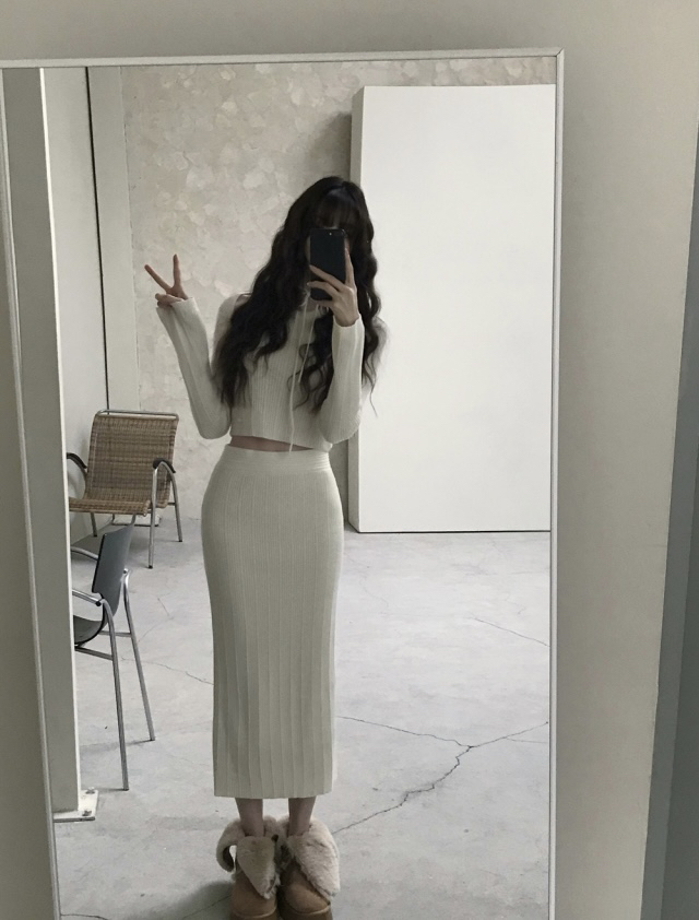 White Hollow Knit Halter Top and Skirt Set - Sweet 90s Style Pure Desire Sweater Ensemble White Hollow Knit Halter Top and Skirt Set - Sweet 90s Style Pure Desire Sweater Ensemble