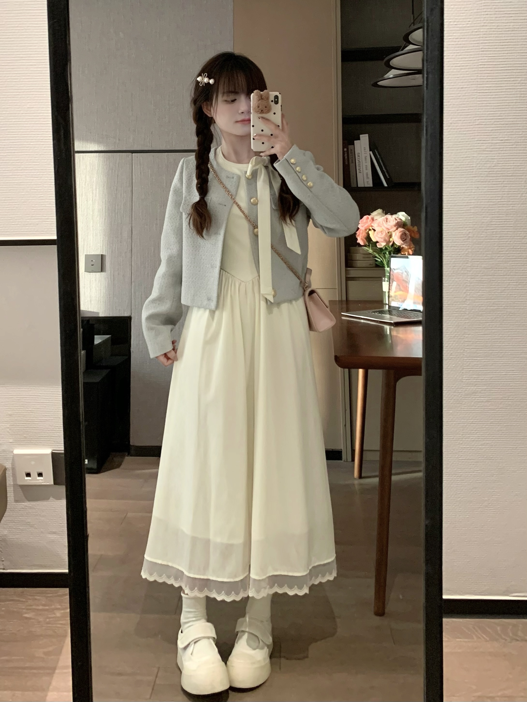 White Lace Long Sleeve Dress, French Waist-Cinching Design, Sweet Tea Break Style, Romantic First Love, Chinese Style, Perfect for Dates