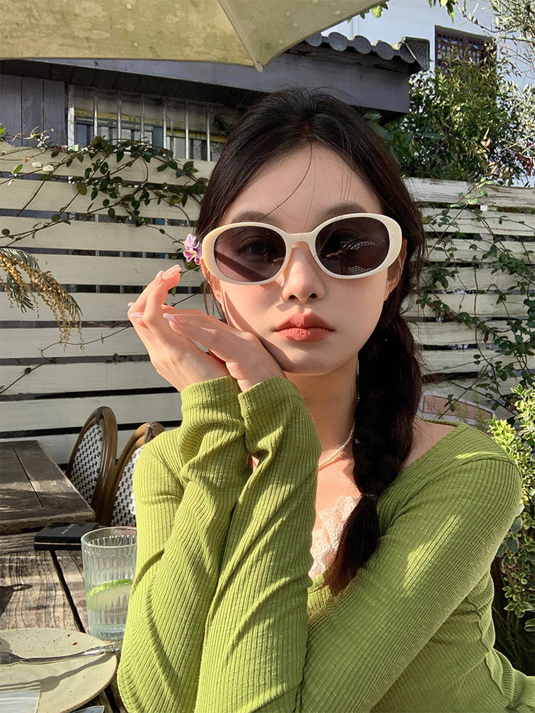 White Oval Cat-Eye Sunglasses - Trendy 2025 European American Shades for Hot Girl Fashion, Vintage-Inspired Cat Eye Eyewear White Oval Cat-Eye Sunglasses - Trendy 2025 European American Shades for Hot Girl Fashion, Vintage-Inspired Cat Eye Eyewear