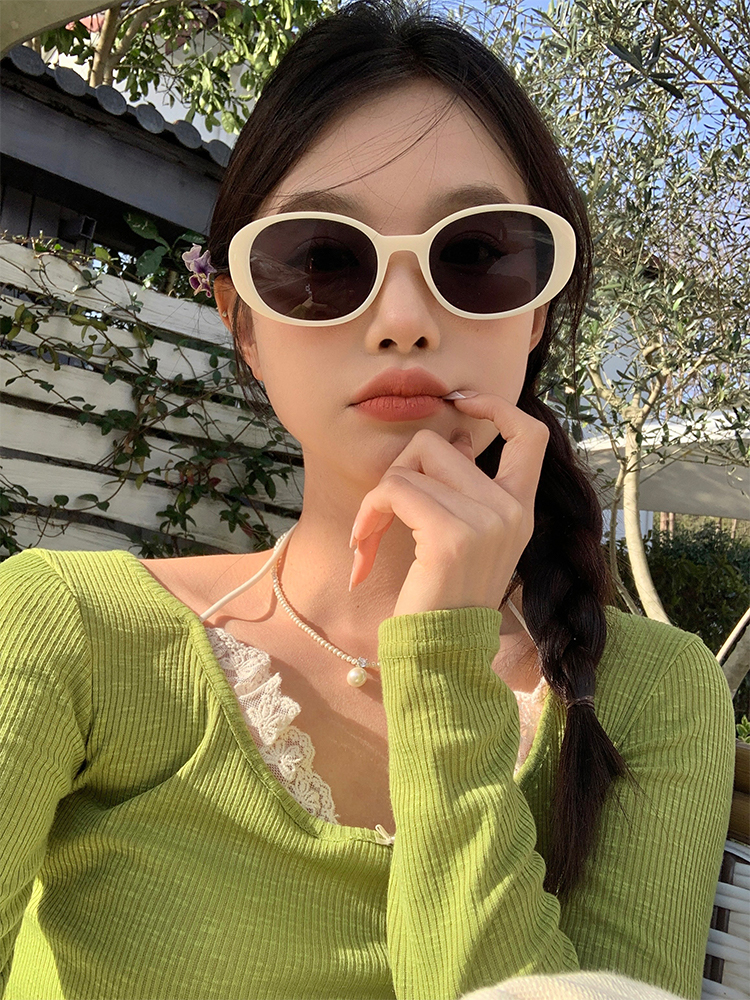 White Oval Cat-Eye Sunglasses - Trendy 2025 European American Shades for Hot Girl Fashion, Vintage-Inspired Cat Eye Eyewear White Oval Cat-Eye Sunglasses - Trendy 2025 European American Shades for Hot Girl Fashion, Vintage-Inspired Cat Eye Eyewear