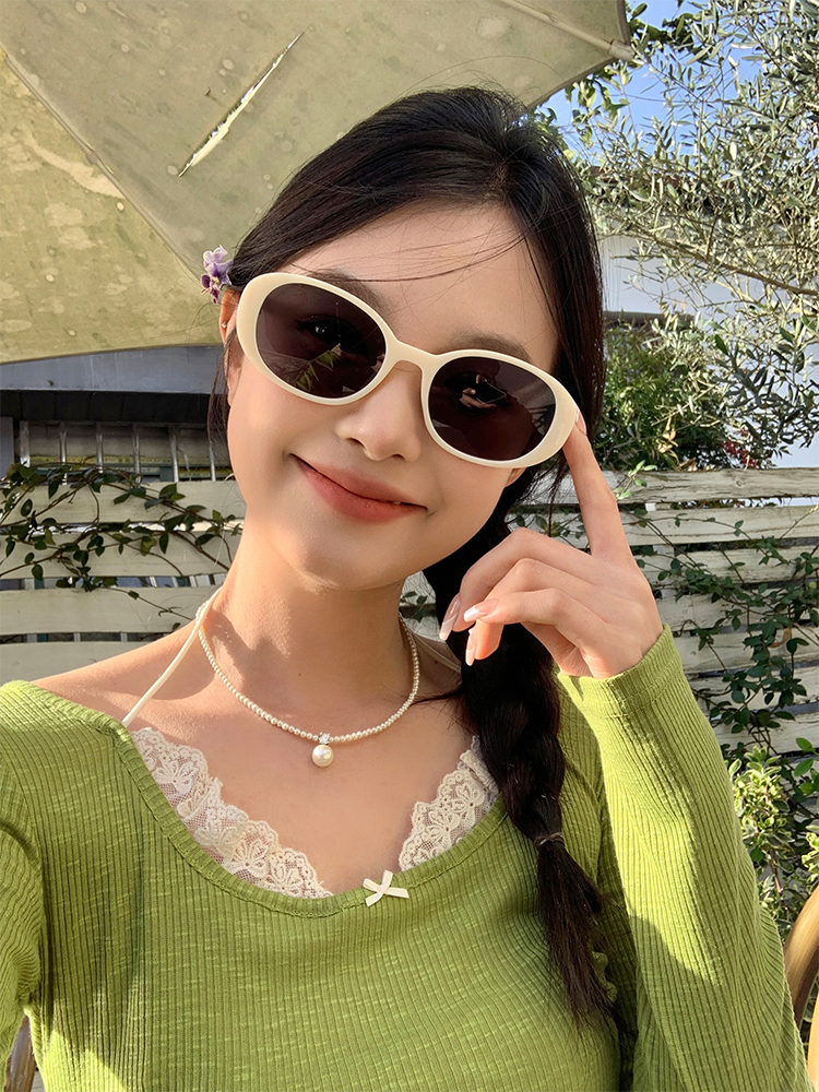 White Oval Cat-Eye Sunglasses - Trendy 2025 European American Shades for Hot Girl Fashion, Vintage-Inspired Cat Eye Eyewear White Oval Cat-Eye Sunglasses - Trendy 2025 European American Shades for Hot Girl Fashion, Vintage-Inspired Cat Eye Eyewear