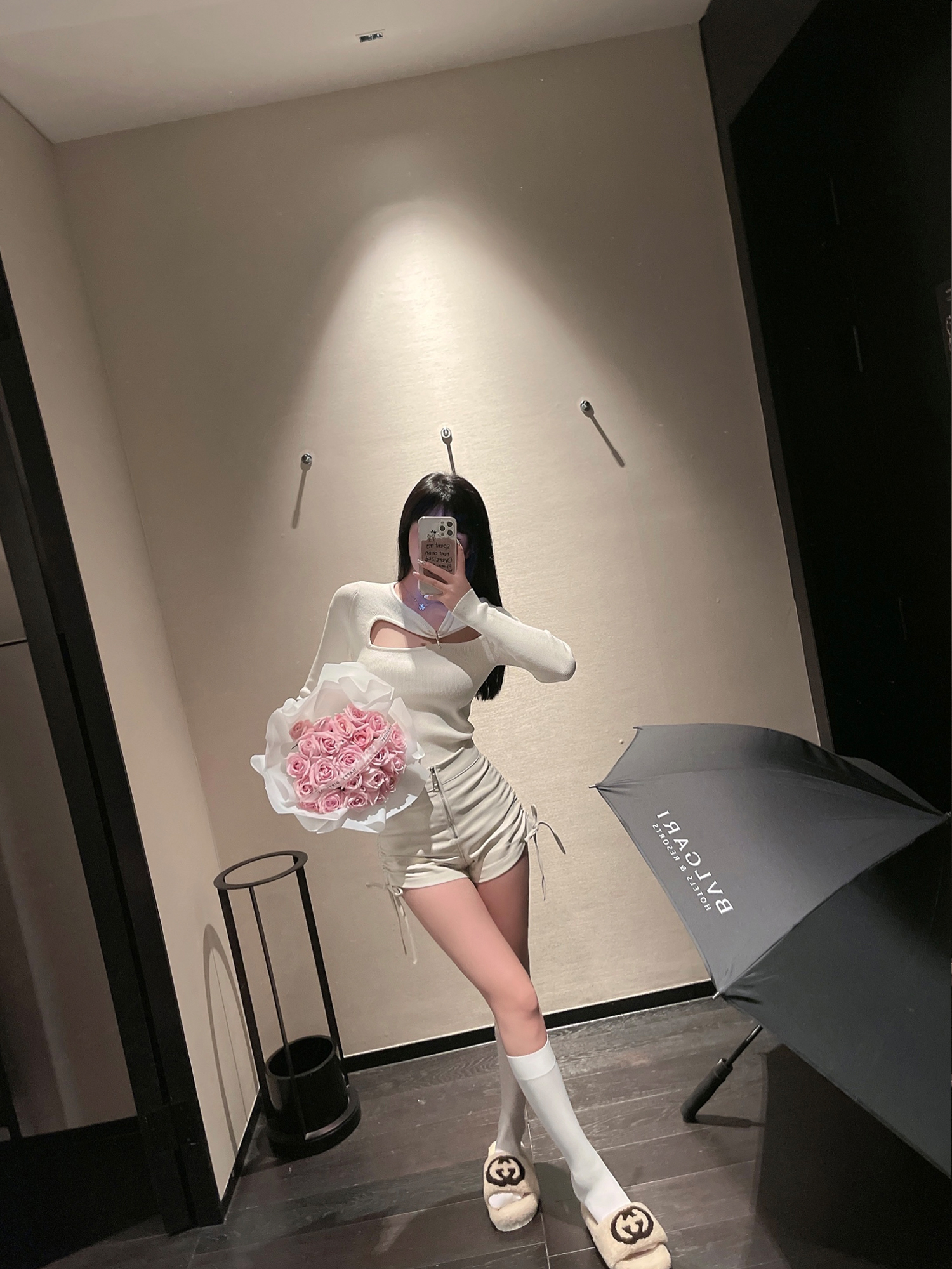 White PU Leather Drawstring Shorts for Women - Versatile Casual Pants for Autumn Winter Fashion White PU Leather Drawstring Shorts for Women - Versatile Casual Pants for Autumn Winter Fashion