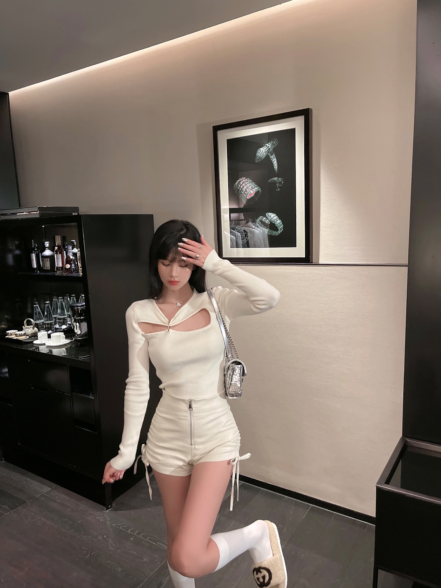 White PU Leather Drawstring Shorts for Women - Versatile Casual Pants for Autumn Winter Fashion White PU Leather Drawstring Shorts for Women - Versatile Casual Pants for Autumn Winter Fashion