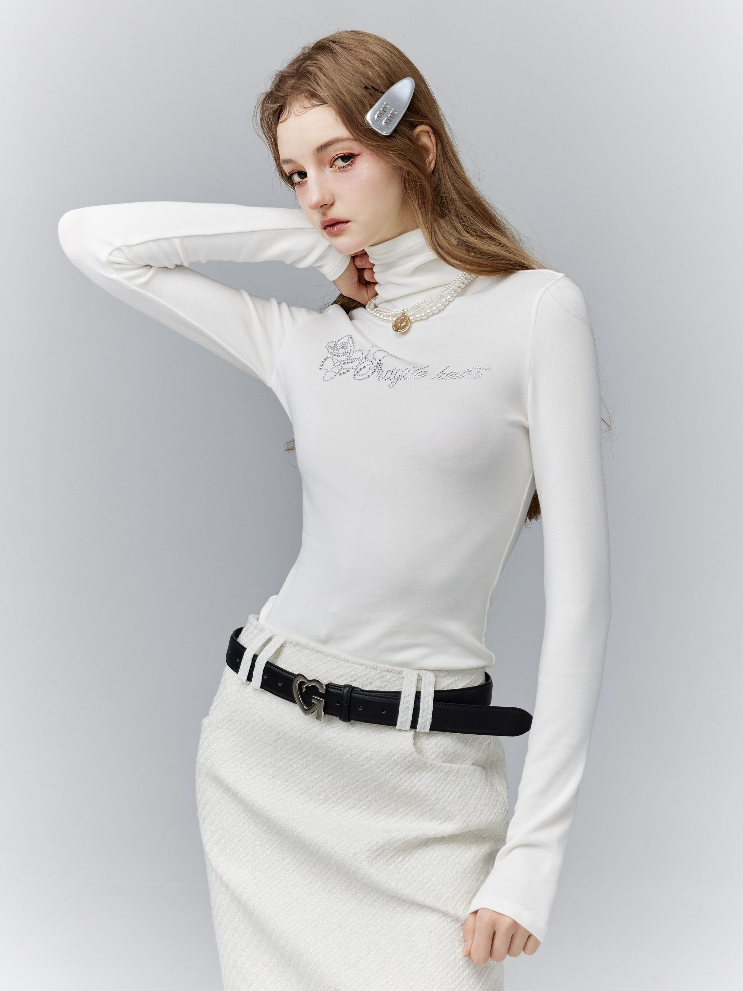 White Roaming Layered Design Rhinestone Slim Fit T-shirt - Trendy Y2K Style Top for Effortless Fashion White Roaming Layered Design Rhinestone Slim Fit T-shirt - Trendy Y2K Style Top for Effortless Fashion