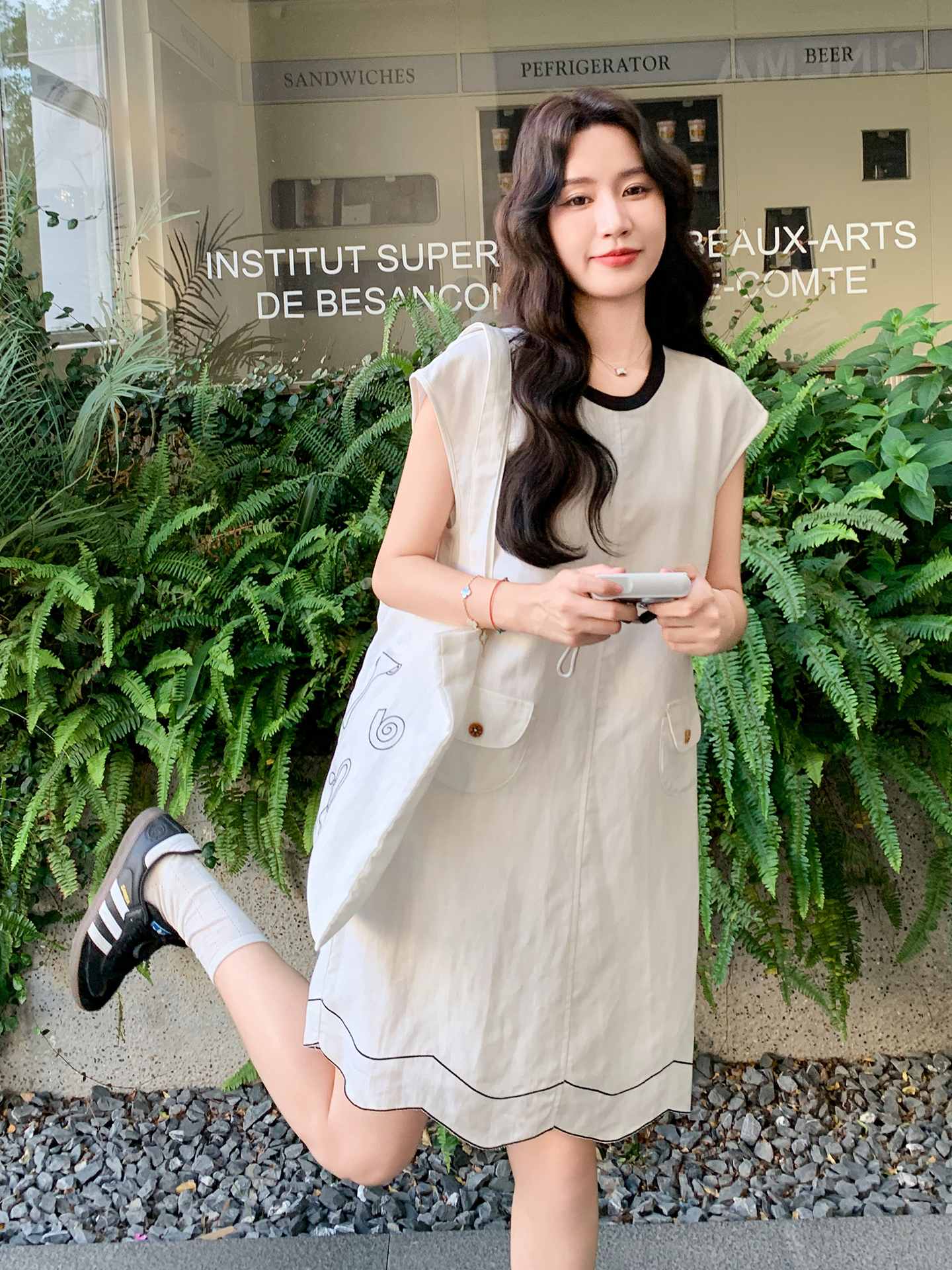 White Round-Neck First Love Dress for Women - 2025 Summer French Minimalist Loose Fit Petite Straight Dress White Round-Neck First Love Dress for Women - 2025 Summer French Minimalist Loose Fit Petite Straight Dress