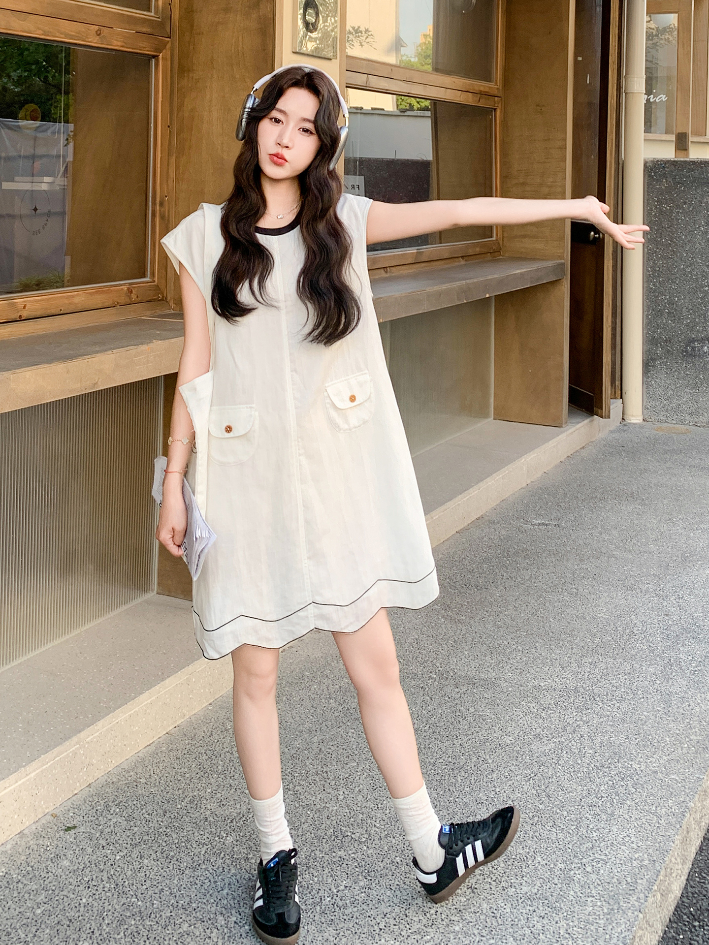 White Round-Neck First Love Dress for Women - 2025 Summer French Minimalist Loose Fit Petite Straight Dress White Round-Neck First Love Dress for Women - 2025 Summer French Minimalist Loose Fit Petite Straight Dress