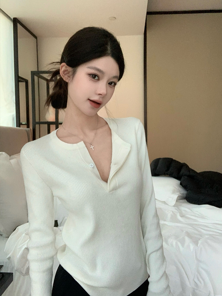 White Slim-Fit Knitted Sweater with Lapel - 2025 Autumn/Winter Base Layer, Slimming Style, Chic and Elegant Fashion Piece