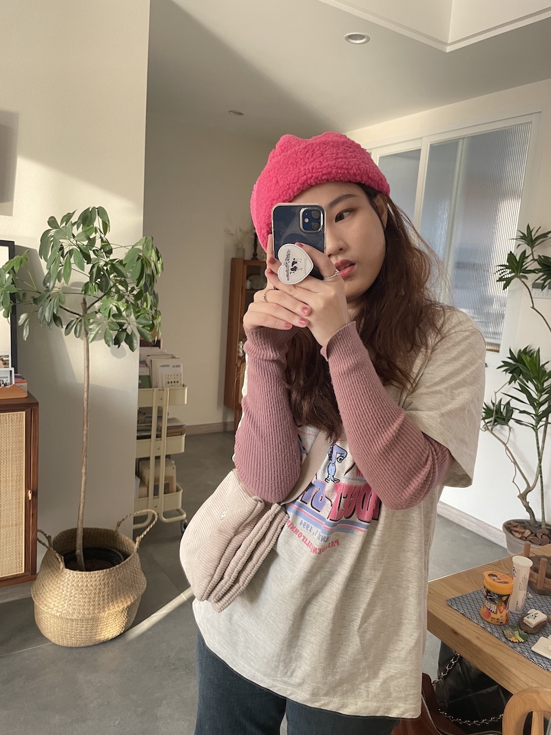 Wide-Brimmed Sweet Bean Hat - Face-Slimming Warm Wool Bowl Hat in Korean Style, Perfect for Fall and Winter Fashion Wide-Brimmed Sweet Bean Hat - Face-Slimming Warm Wool Bowl Hat in Korean Style, Perfect for Fall and Winter Fashion