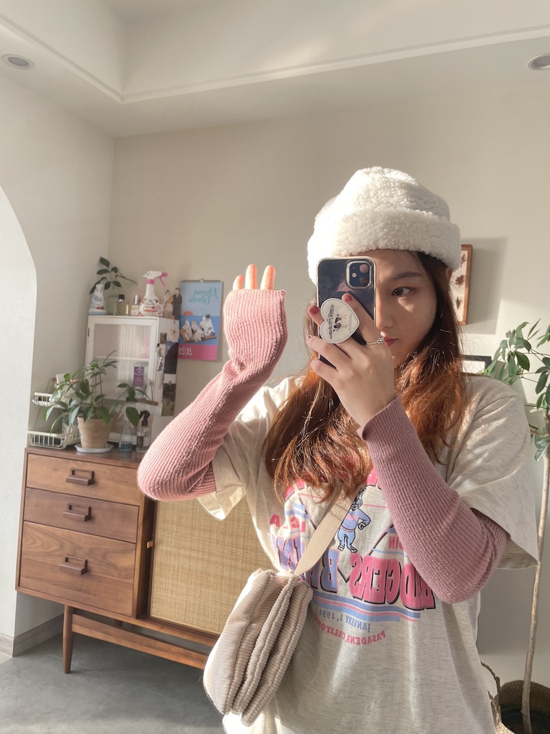 Wide-Brimmed Sweet Bean Hat - Face-Slimming Warm Wool Bowl Hat in Korean Style, Perfect for Fall and Winter Fashion Wide-Brimmed Sweet Bean Hat - Face-Slimming Warm Wool Bowl Hat in Korean Style, Perfect for Fall and Winter Fashion