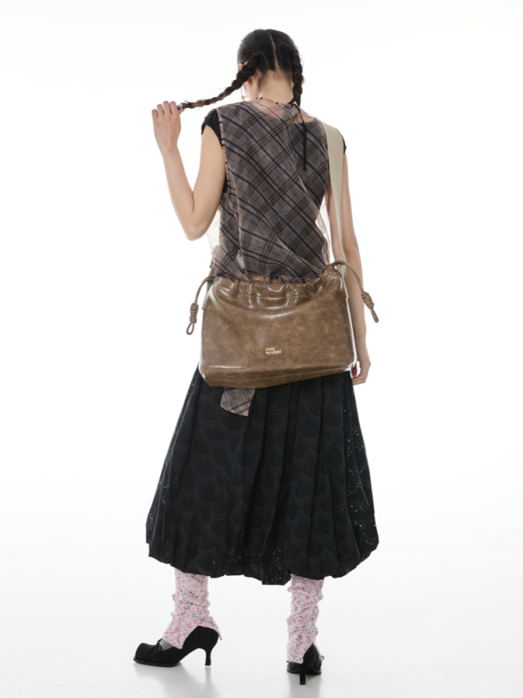 Wide Strap Leather Drawstring Square Bag - Chic Minimalist Design for Everyday Use Wide Strap Leather Drawstring Square Bag - Chic Minimalist Design for Everyday Use