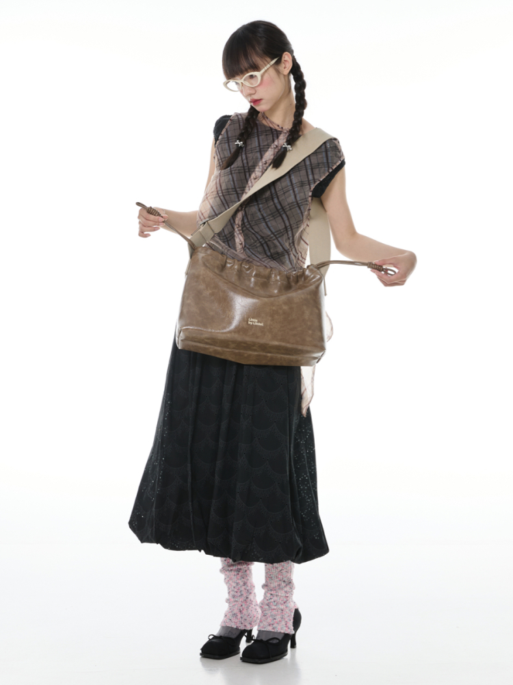 Wide Strap Leather Drawstring Square Bag - Chic Minimalist Design for Everyday Use Wide Strap Leather Drawstring Square Bag - Chic Minimalist Design for Everyday Use