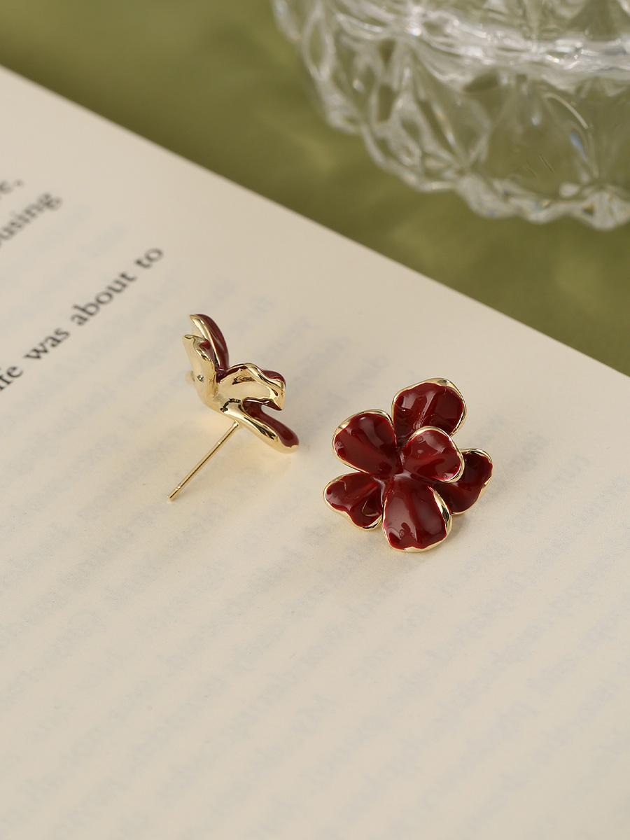 Wine Red Floral Stud Earrings for Women - 2025 French Niche Design, Stylish Autumn/Winter Accessories Wine Red Floral Stud Earrings for Women - 2025 French Niche Design, Stylish Autumn/Winter Accessories