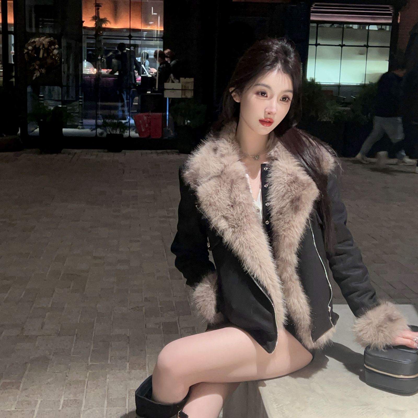 Winter Eco-Friendly Suede Fur Integrated Lapel Coat - Women's Short Thick Jacket for Stylish Warmth and Comfort