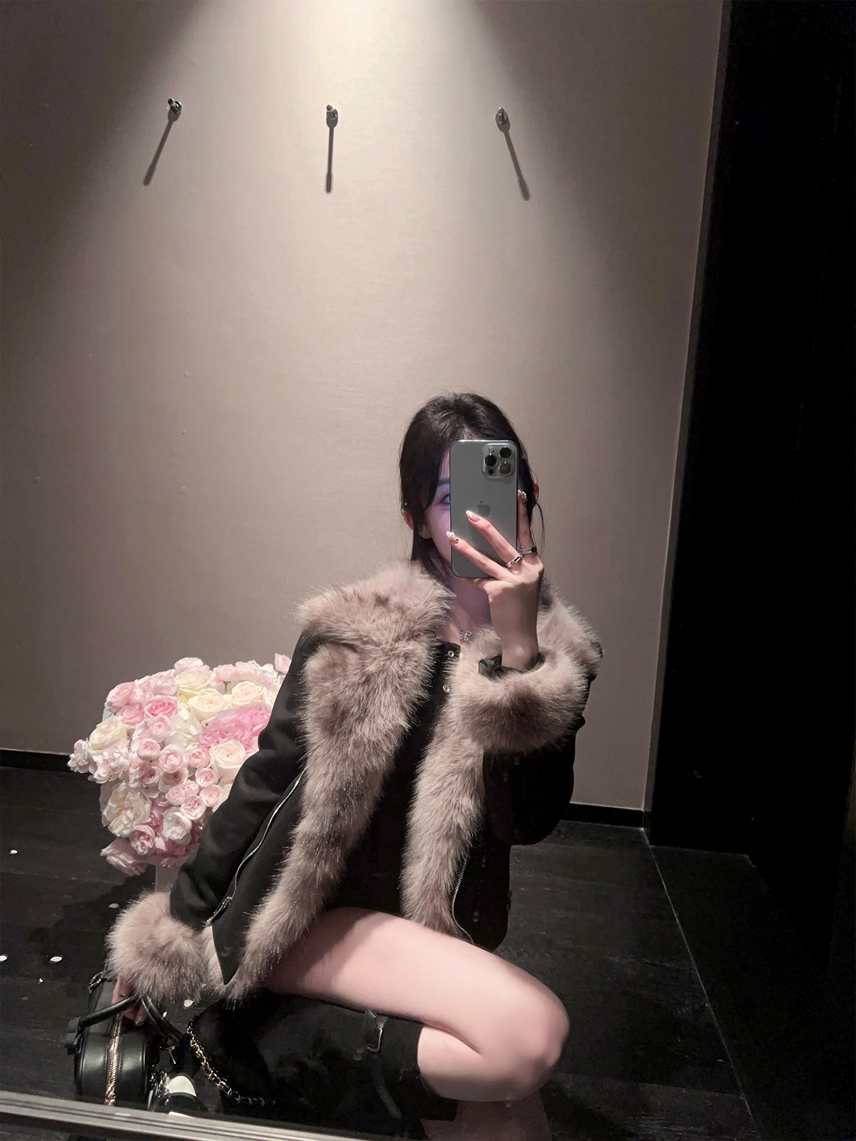 Winter Eco-Friendly Suede Fur Integrated Lapel Coat - Women's Short Thick Jacket for Stylish Warmth and Comfort Winter Eco-Friendly Suede Fur Integrated Lapel Coat - Women's Short Thick Jacket for Stylish Warmth and Comfort