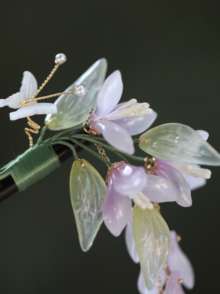 Wisteria Flower Hairpin - Ancient Style Updo Accessory for Hanfu & Qipao Bun Hairstyles, Vintage Floral Hair Jewelry Wisteria Flower Hairpin - Ancient Style Updo Accessory for Hanfu & Qipao Bun Hairstyles, Vintage Floral Hair Jewelry