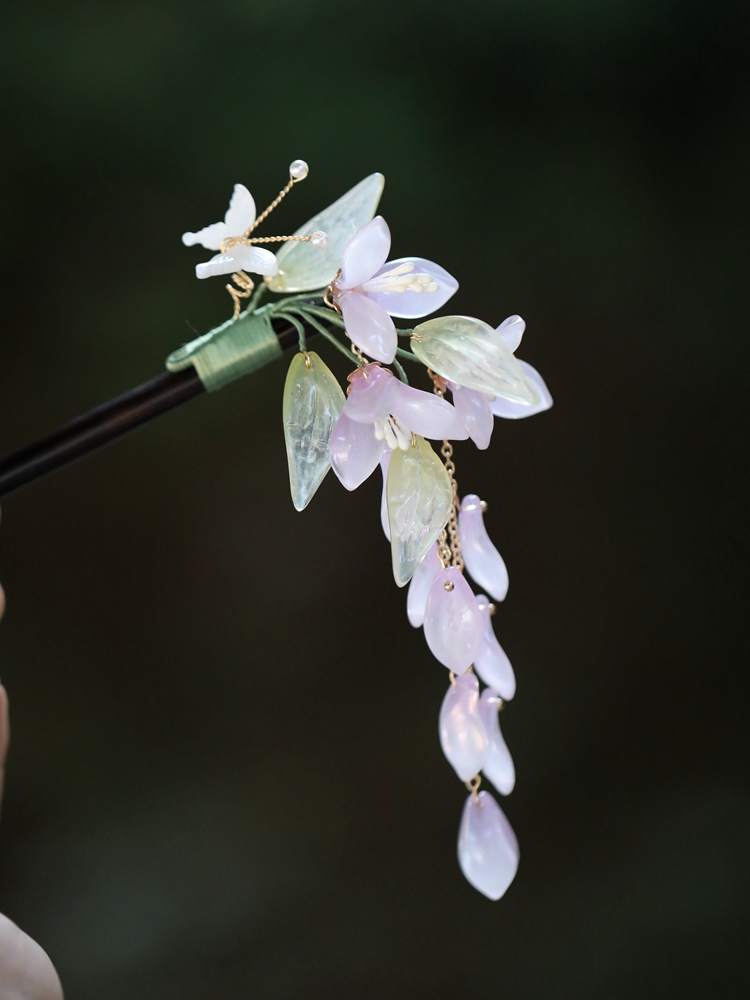 Wisteria Flower Hairpin - Ancient Style Updo Accessory for Hanfu & Qipao Bun Hairstyles, Vintage Floral Hair Jewelry Wisteria Flower Hairpin - Ancient Style Updo Accessory for Hanfu & Qipao Bun Hairstyles, Vintage Floral Hair Jewelry