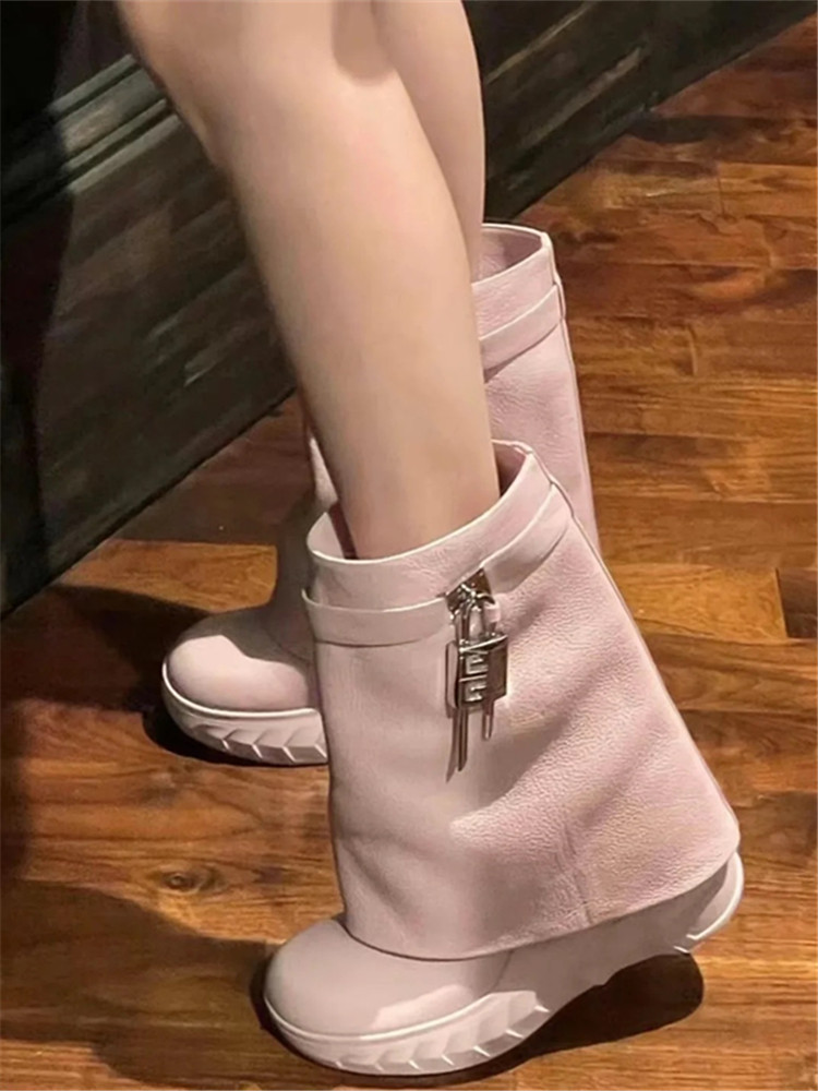 Women's 2025 Shark Boots with Metal Lock Buckle - Short Thick Sole Platform Ankle Boots, Y2K Inspired Fashion