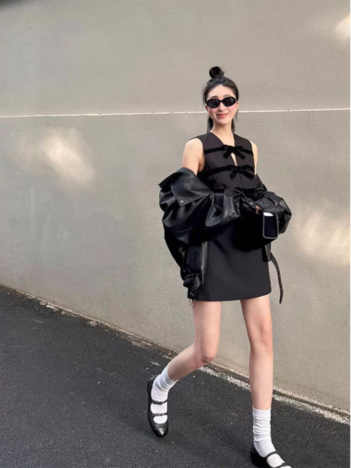 Women's A-Line Dress with Bow Tie, Slim Fit Sleeveless Design, Chic Temperament Style, Ideal for 90s and Y2K Fashion Women's A-Line Dress with Bow Tie, Slim Fit Sleeveless Design, Chic Temperament Style, Ideal for 90s and Y2K Fashion