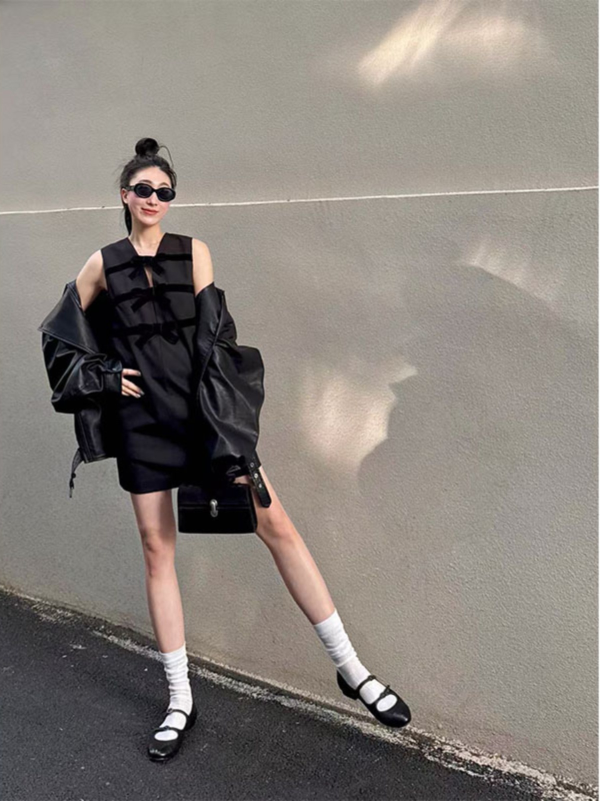 Women's A-Line Dress with Bow Tie, Slim Fit Sleeveless Design, Chic Temperament Style, Ideal for 90s and Y2K Fashion Women's A-Line Dress with Bow Tie, Slim Fit Sleeveless Design, Chic Temperament Style, Ideal for 90s and Y2K Fashion