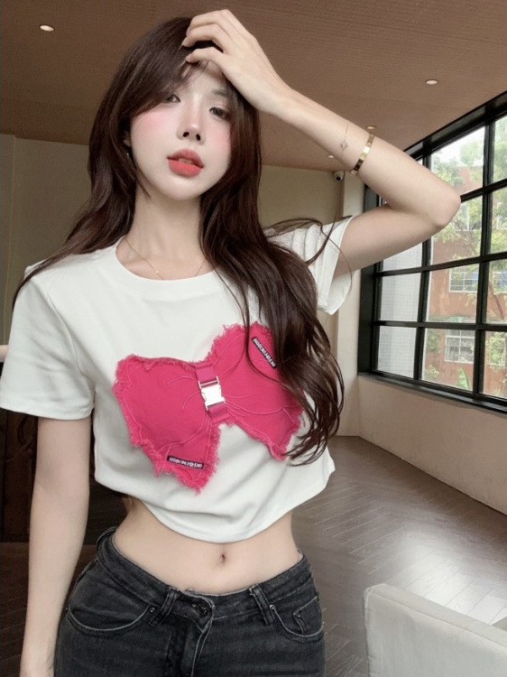 Women's American Cowboy Bow Patch Short-Sleeve T-Shirt - Stylish Slim Fit Top for Casual 90s and Y2K Fashion Women's American Cowboy Bow Patch Short-Sleeve T-Shirt - Stylish Slim Fit Top for Casual 90s and Y2K Fashion