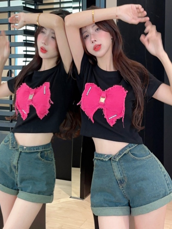 Women's American Cowboy Bow Patch Short-Sleeve T-Shirt - Stylish Slim Fit Top for Casual 90s and Y2K Fashion Women's American Cowboy Bow Patch Short-Sleeve T-Shirt - Stylish Slim Fit Top for Casual 90s and Y2K Fashion