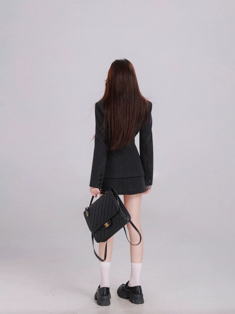 Women's Black Fitted Waist Woolen Suit Jacket and Skirt Set, High-End Winter Ensemble with Short Skirt, Classic Style Women's Black Fitted Waist Woolen Suit Jacket and Skirt Set, High-End Winter Ensemble with Short Skirt, Classic Style