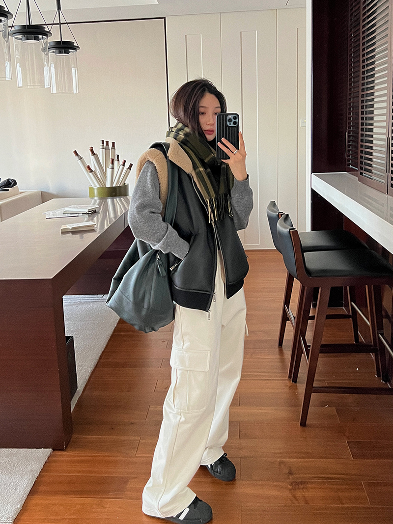 Women's Casual Draped Sweatpants - American-Style Work Pants, Straight Loose Fit, White, Autumn Winter 2025 Fashion Women's Casual Draped Sweatpants - American-Style Work Pants, Straight Loose Fit, White, Autumn Winter 2025 Fashion