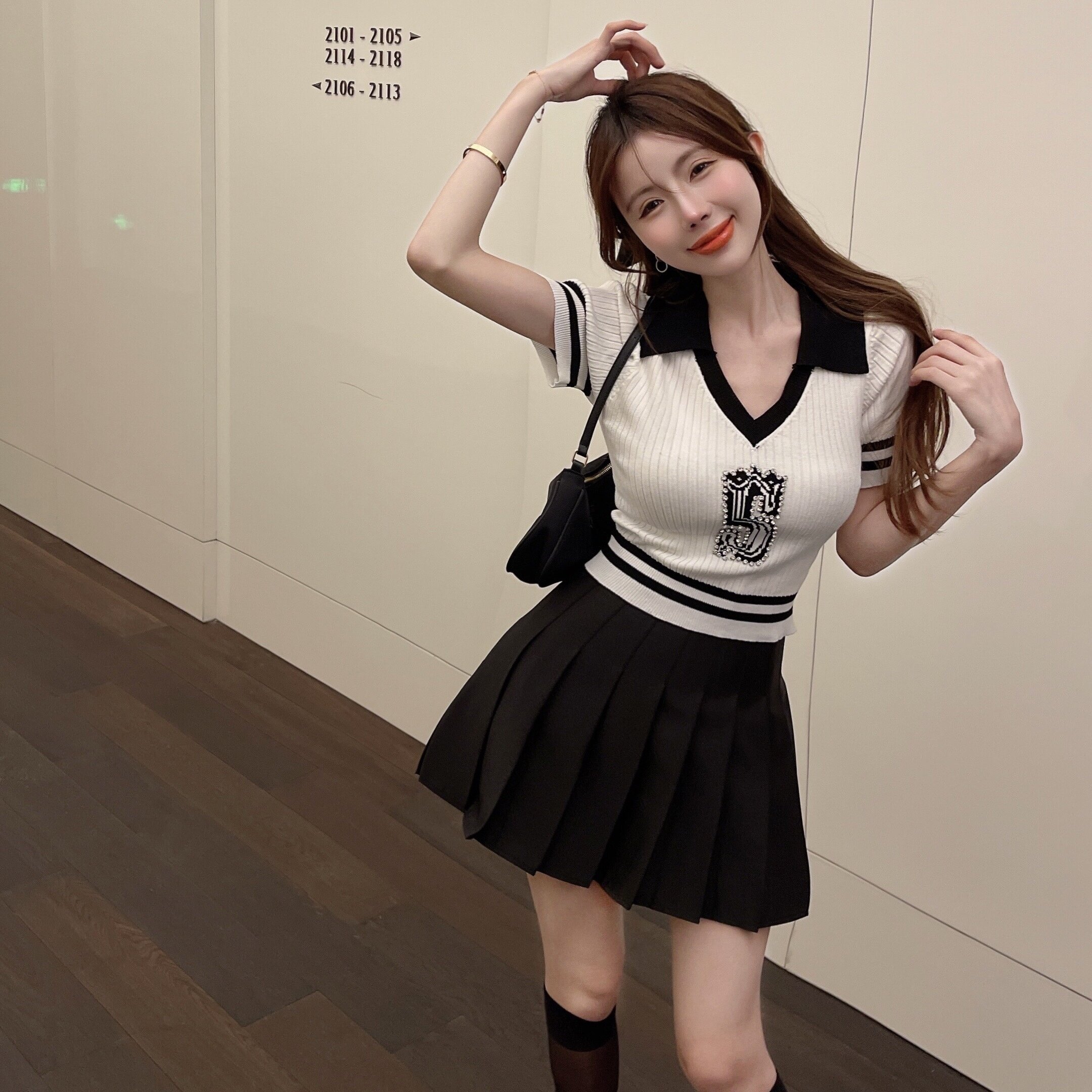 Women's College Style Pleated Skirt Suit Set - High-End Milk Salt System, Hong Kong Style Two-Piece Summer Outfit Women's College Style Pleated Skirt Suit Set - High-End Milk Salt System, Hong Kong Style Two-Piece Summer Outfit