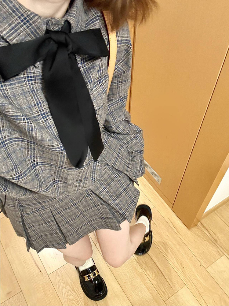 Women's College Style Two-Piece Dress Set with Loose Cardigan Coat and Pleated Skirt for Autumn and Winter Casual Wear Women's College Style Two-Piece Dress Set with Loose Cardigan Coat and Pleated Skirt for Autumn and Winter Casual Wear